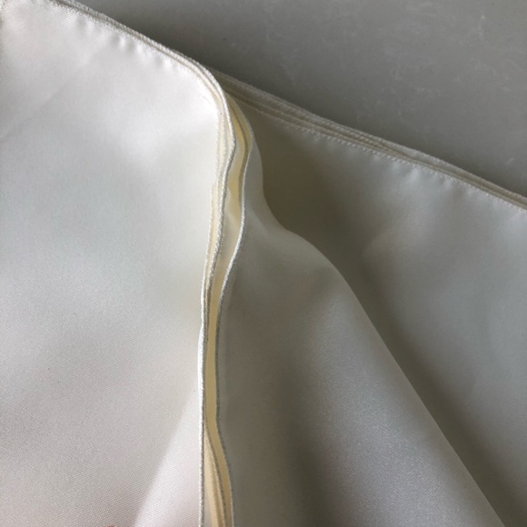 Embroidered Napkin Set - Picture 4 of 5